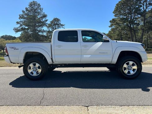 Used 2012 Toyota Tacoma PreRunner w/ TRD Sport Pkg image 4