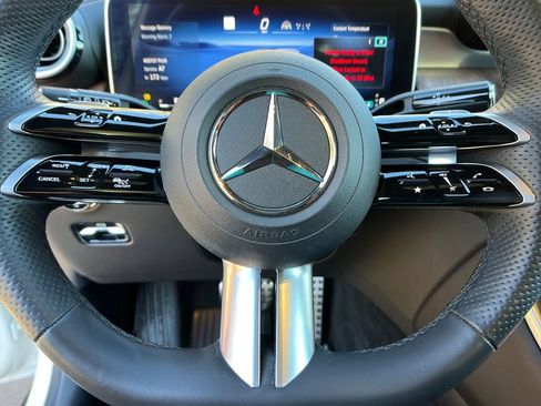 Used 2023 Mercedes-Benz GLC 300 4MATIC image 14