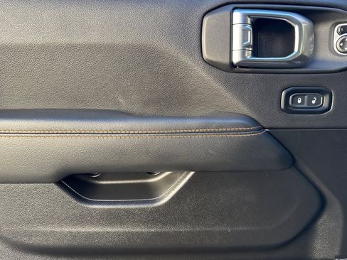 Used 2023 Jeep Gladiator Mojave w/ LED Lighting Group image 10