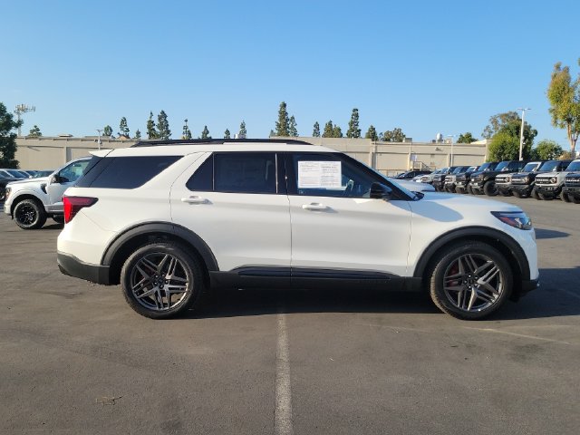 Used 2026 Ford Explorer ST w/ Sun And Sound Package AWD/4WD image 32