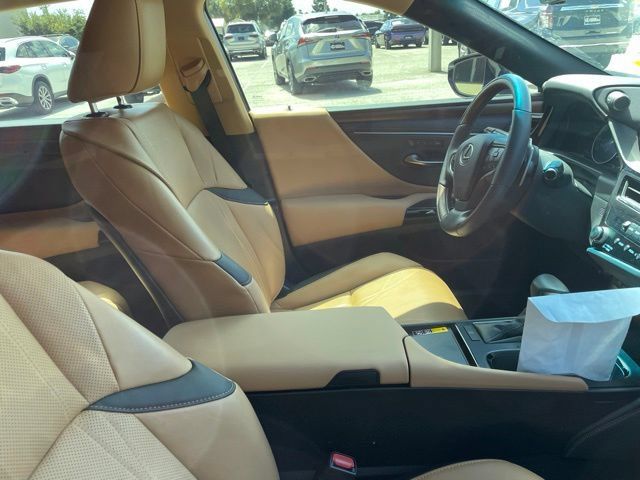 Used 2025 Lexus ES 350 w/ Technology Package FWD image 8