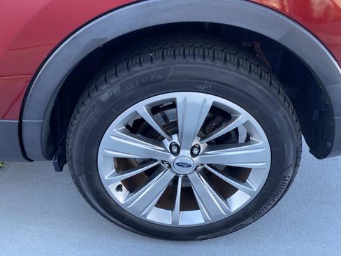 Used 2019 Ford Explorer Limited w/ Ford Safe & Smart Package image 11