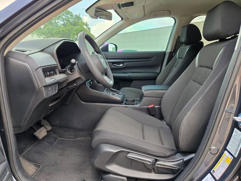 Used 2025 Honda CR-V LX image 9