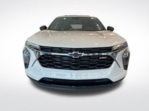 New 2026 Chevrolet Trax RS w/ Sunroof Package FWD image 8