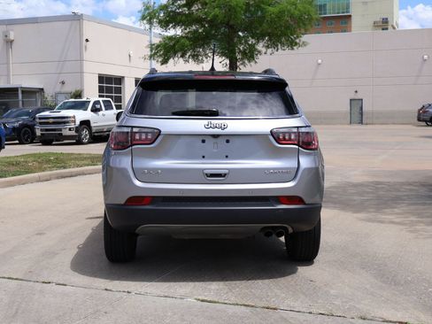Used 2018 Jeep Compass Limited w/ Safe & Security Group AWD/4WD image 5