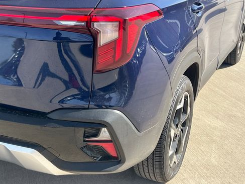 Used 2024 Kia Seltos EX image 15