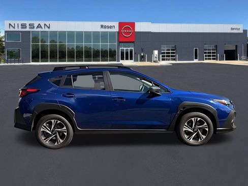 Used 2025 Subaru Crosstrek 2.5i Premium AWD/4WD image 2