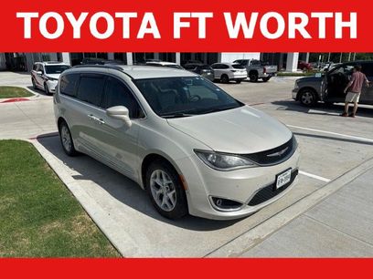 Used 2017 Chrysler Pacifica Touring-L Plus w/ Advanced Safetytec Group