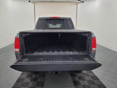Used 2015 Nissan Titan SV w/ SV Value Truck Package AWD/4WD image 29
