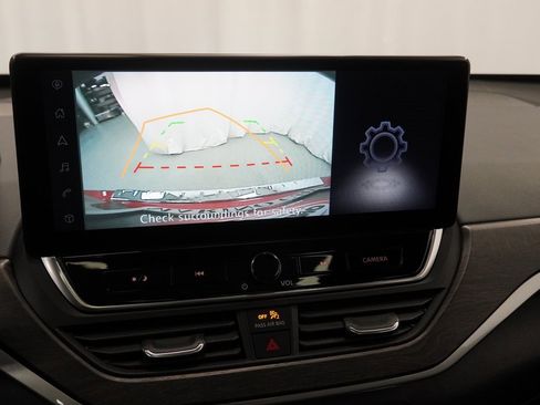 Used 2023 Nissan Altima 2.5 SV w/ SV Premium Package image 31