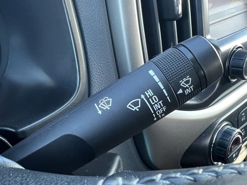 Used 2018 Chevrolet Colorado Z71 image 29