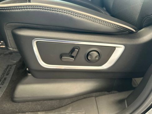 Used 2026 RAM 1500 Laramie AWD/4WD image 41