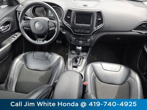 Used 2020 Jeep Cherokee Latitude Plus AWD/4WD image 16