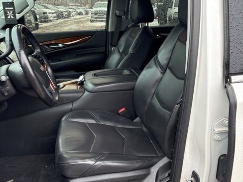 Used 2020 Cadillac Escalade ESV Luxury image 17