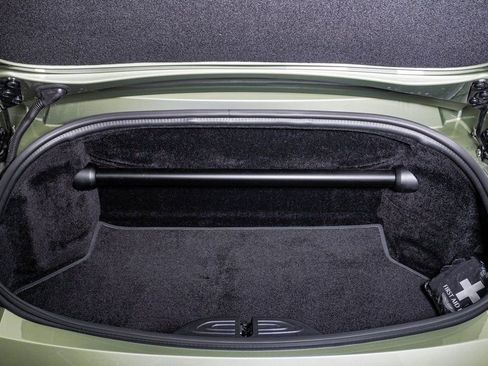 Used 2026 Aston Martin V8 Vantage Roadster image 35