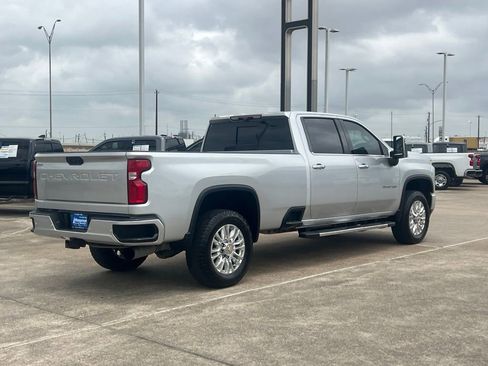 Used 2022 Chevrolet Silverado 3500 High Country w/ Technology Package AWD/4WD image 10