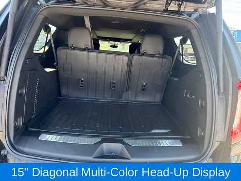 Used 2023 GMC Yukon XL Denali Ultimate AWD/4WD image 10