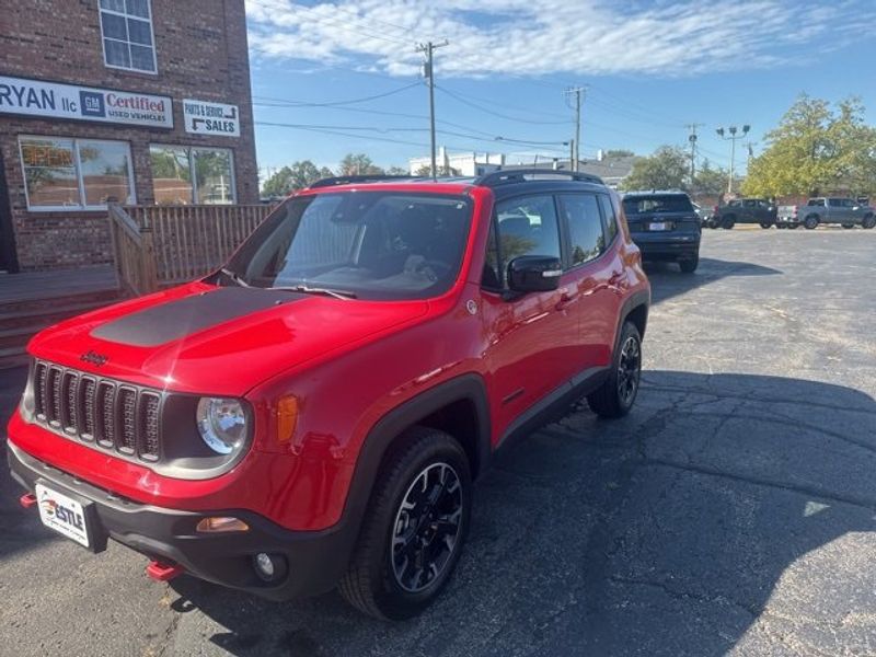Used 2023 Jeep Renegade Trailhawk image 1