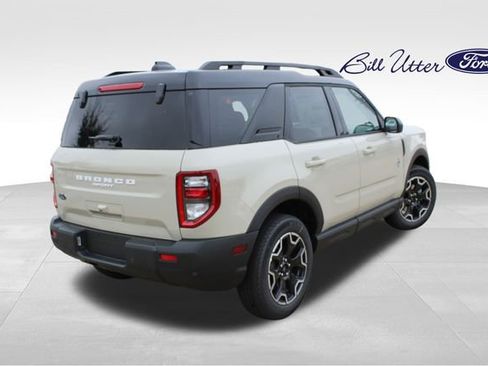New 2025 Ford Bronco Sport Outer Banks image 3