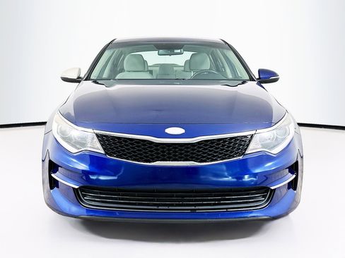 Used 2017 Kia Optima LX image 2