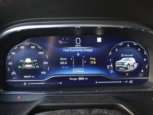 Used 2022 Chevrolet Suburban RST w/ Luxury Package image 10