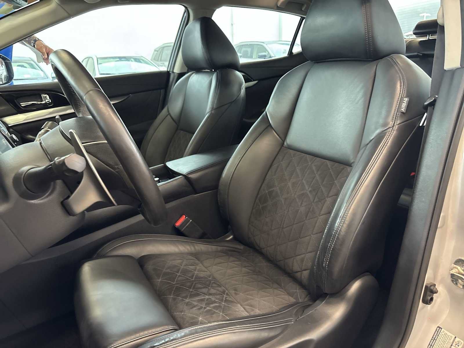 Used 2016 Nissan Maxima SR FWD image 12