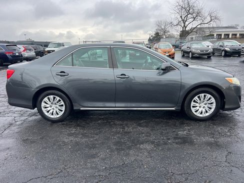 Used 2013 Toyota Camry LE image 8
