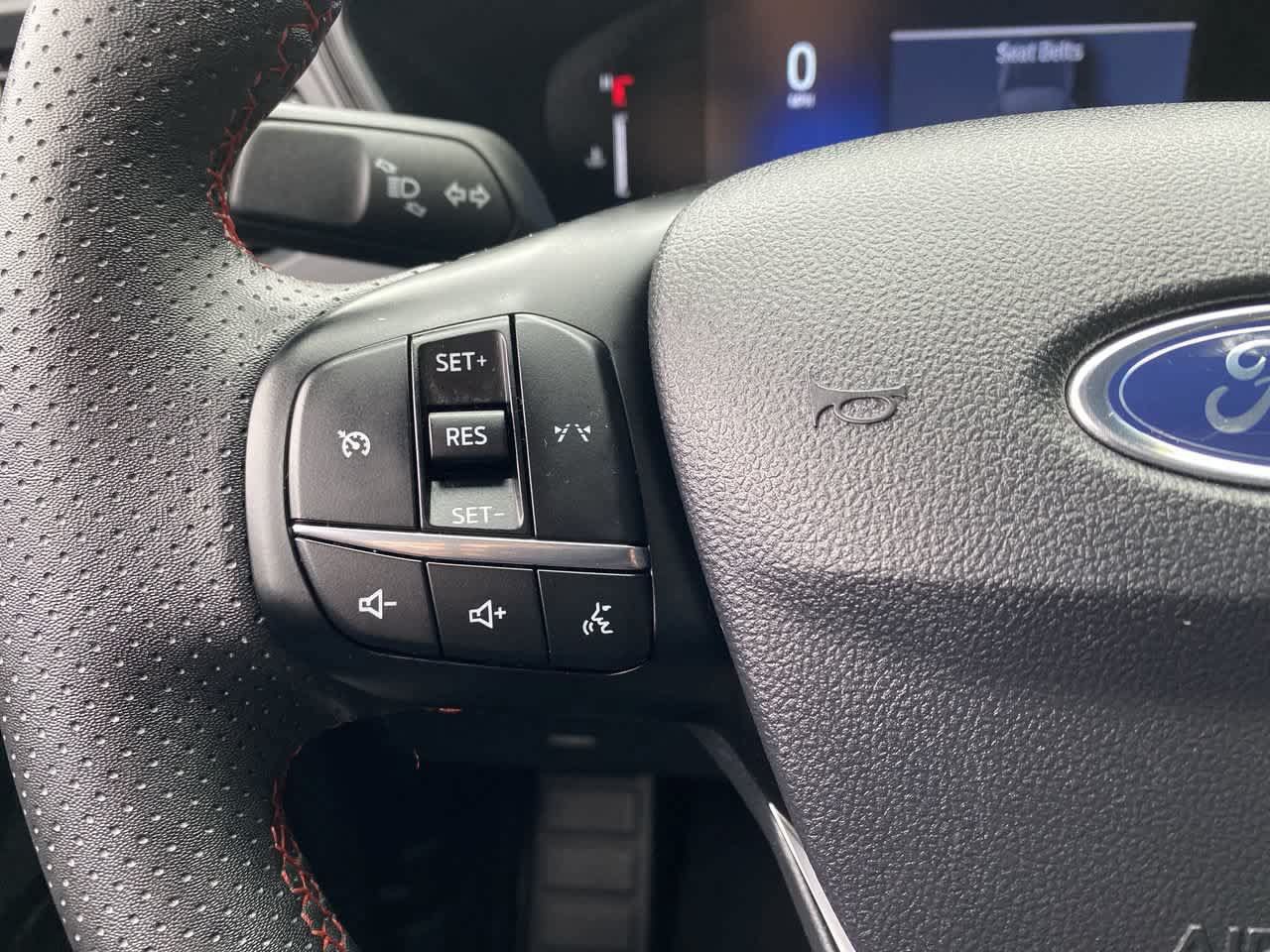 Used 2025 Ford Escape ST-Line Select AWD/4WD image 19
