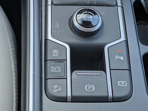 Certified 2025 Kia Sorento S w/ Panoramic Sunroof Package FWD image 28