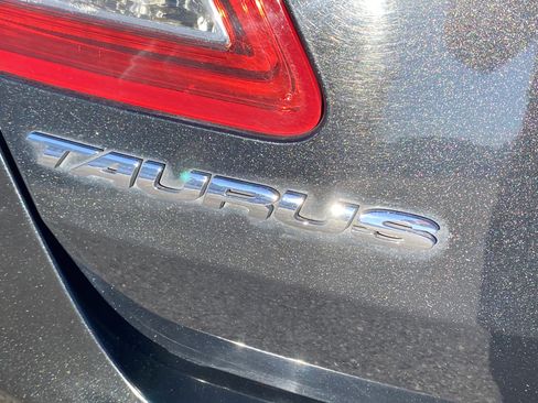 Used 2015 Ford Taurus SHO image 25