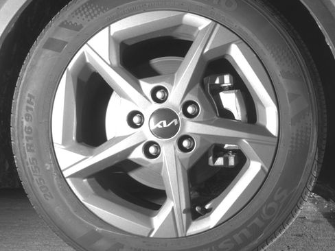 Used 2025 Kia K4 LXS FWD image 13