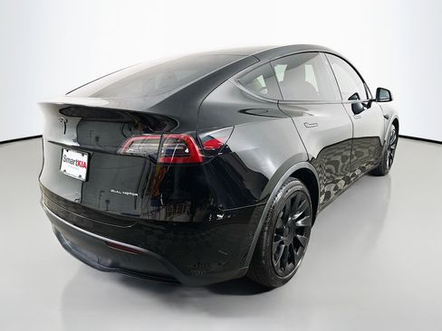 Used 2021 Tesla Model Y Long Range AWD/4WD image 7
