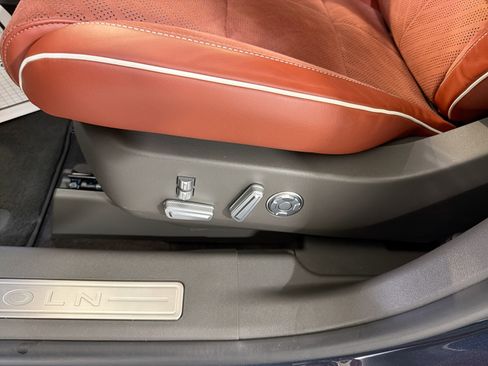 Used 2024 Lincoln Nautilus Black Label image 11