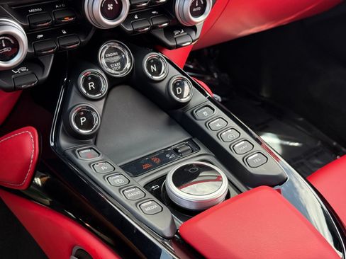 Used 2023 Aston Martin V8 Vantage Coupe RWD image 44