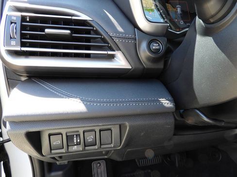 Used 2025 Subaru Outback Limited AWD/4WD image 16