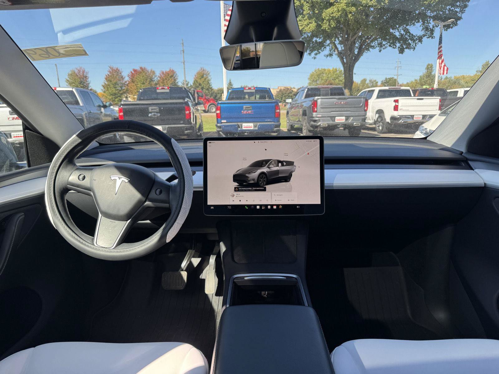 Used 2024 Tesla Model Y Long Range AWD/4WD image 3