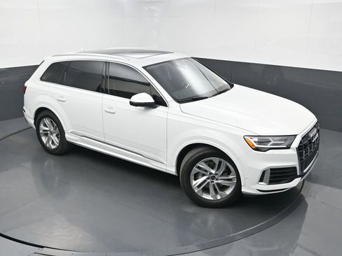 Used 2023 Audi Q7 3.0T Premium Plus image 32