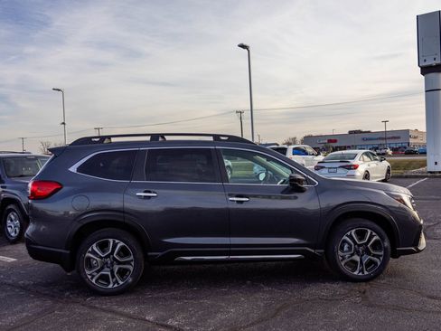 Used 2026 Subaru Ascent Touring AWD/4WD image 5