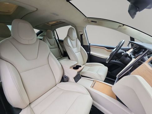 Used 2018 Tesla Model X 75D image 27