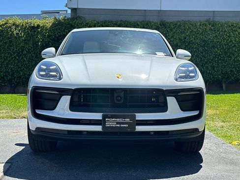 Certified 2025 Porsche Macan AWD/4WD image 11