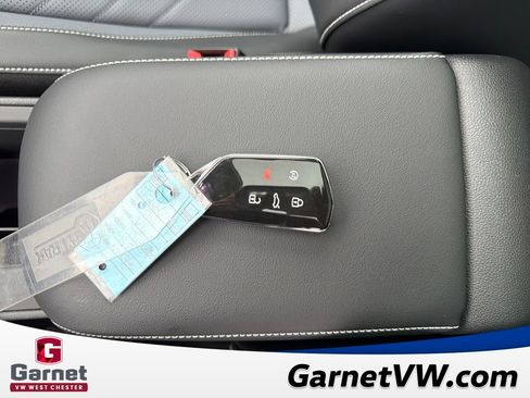 New 2026 Volkswagen Tiguan SE image 22
