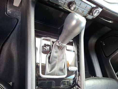 Certified 2022 Jeep Compass Limited w/ Sun and Sound Group image 22