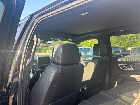 Used 2021 GMC Yukon SLT w/ SLT Luxury Package AWD/4WD image 8