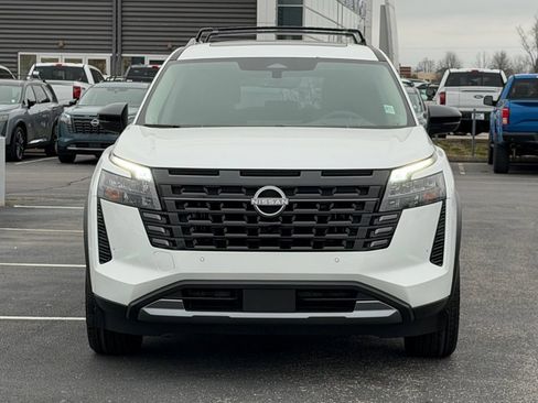New 2026 Nissan Pathfinder Platinum w/ Cargo Package FWD image 8