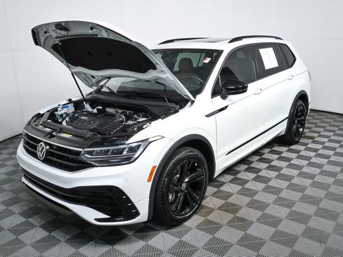 Certified 2023 Volkswagen Tiguan SE R-Line FWD image 36
