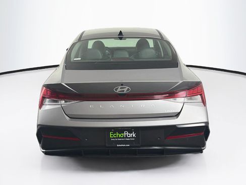 Used 2024 Hyundai Elantra Limited FWD image 7