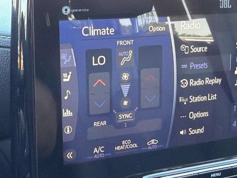 Used 2021 Toyota Highlander Platinum FWD image 24