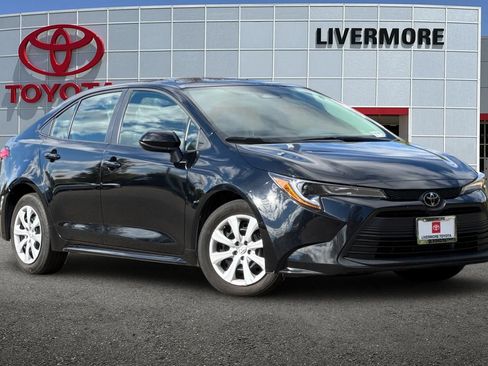 Used 2024 Toyota Corolla LE FWD image 2