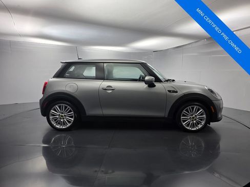 Used 2024 MINI Cooper SE FWD image 3