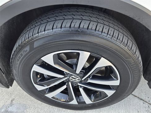 Certified 2022 Volkswagen Tiguan S image 10